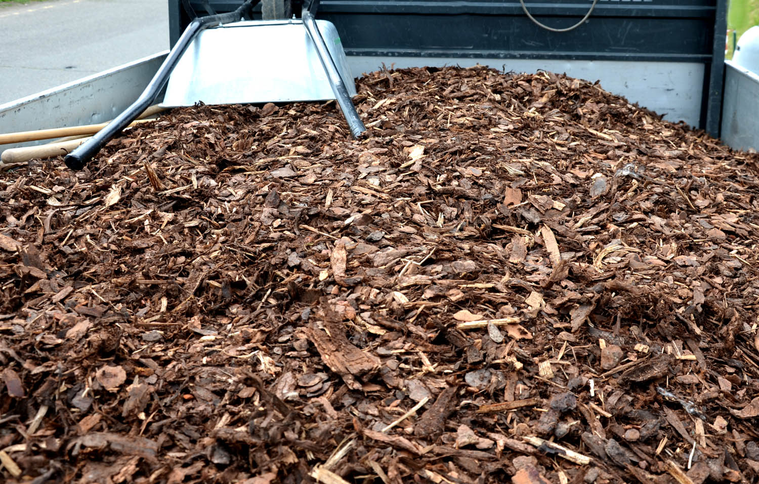 Mulch delivery Milwaukee
